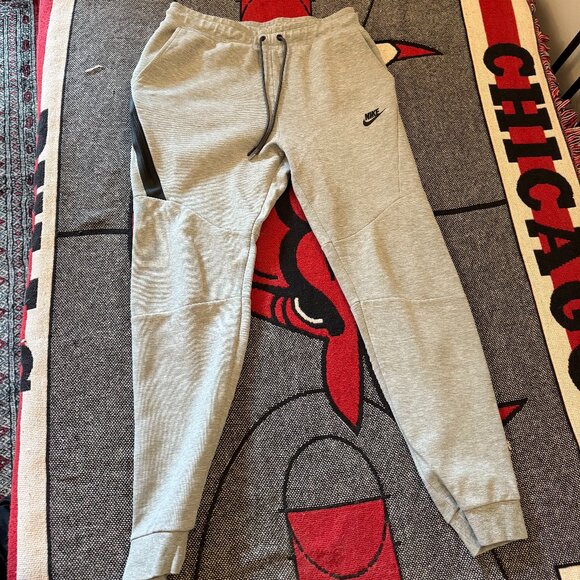 NIKE Sportswear Mens Tech Fleece Joggers Dark Grey Heather Small - Picture 1 of 5